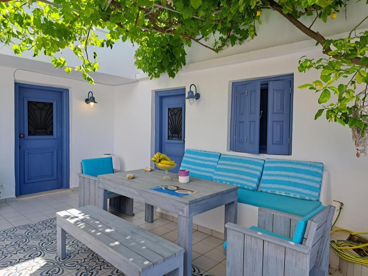 Thea Menetes Appartement
